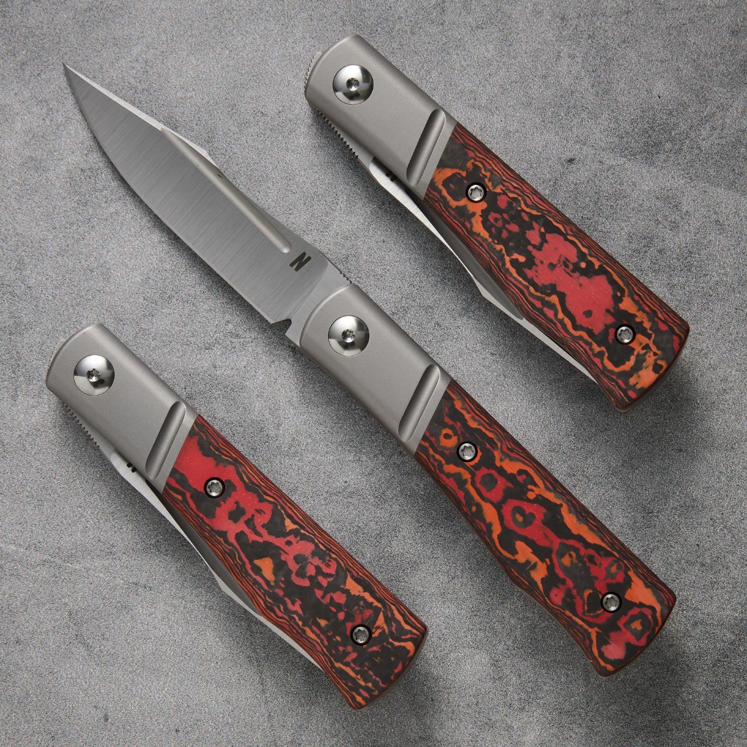 Kingpin Front Flipper Bolster Lock - Mars Valley Fat Carbon / Belt Satin